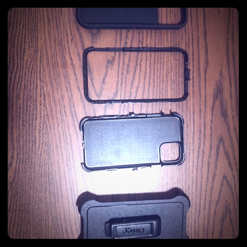 iPhone 11+ OTTERBOX DEFENDER case